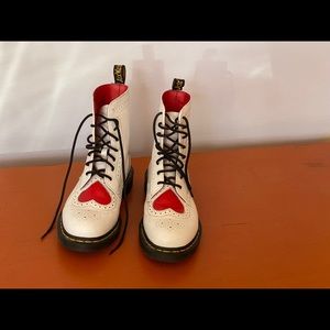 Dr Martens Bentley II Valentines